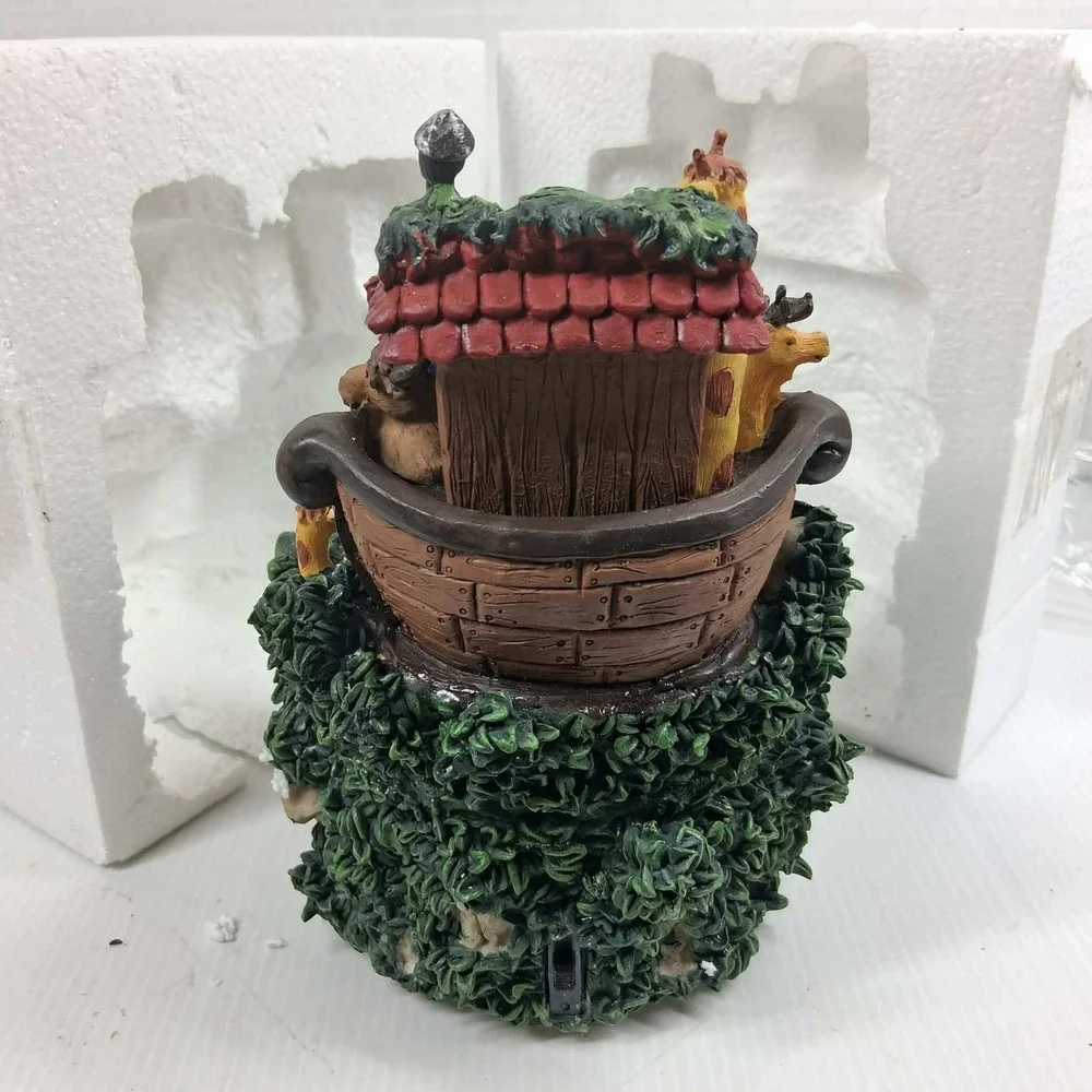 St Nicholas Square Noahs Ark Musical Holiday Fountain Joy to the World Tabletop